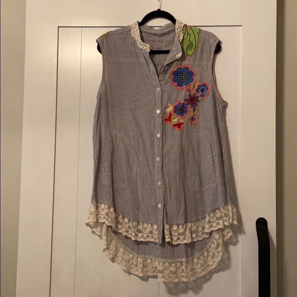 Copper Feather Design** Cotton Button Down